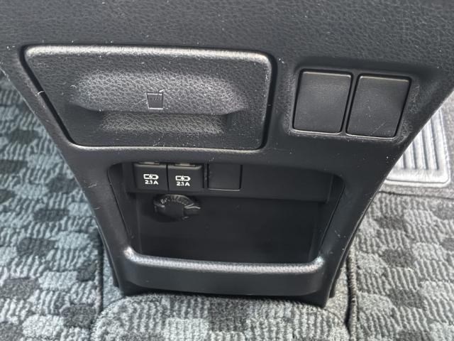 Ref:AUX-23039824 TOYOTA VOXY 2018 17 Ref:AUX-23039824 TOYOTA VOXY 2018 - Image 17