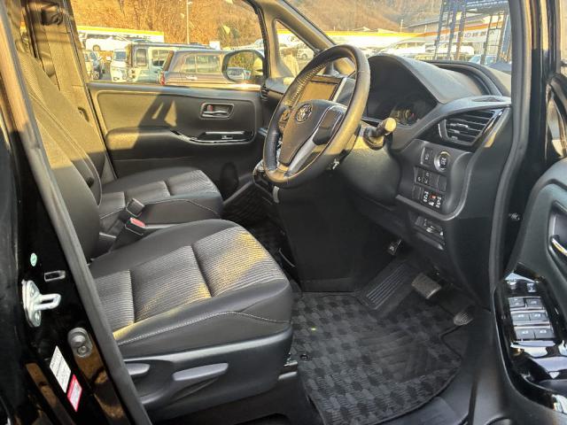 Ref:AUX-23039824 TOYOTA VOXY 2018 5 Ref:AUX-23039824 TOYOTA VOXY 2018 - Image 5