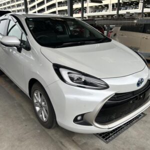 2024 Toyota Aqua pearl hybrid used car Japan export