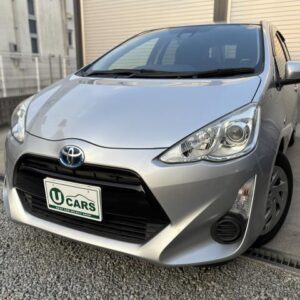 2016 Toyota Aqua silver hybrid used car Japan export
