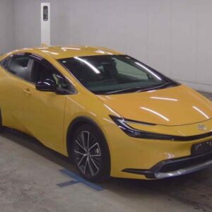 2023 Toyota Prius yellow gasoline used car Japan export
