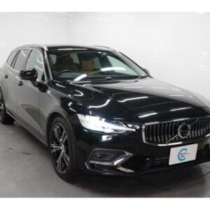 2021 Volvo V60 black hybrid used car Japan export