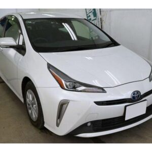 2022 Toyota Prius pearl hybrid used car Japan export