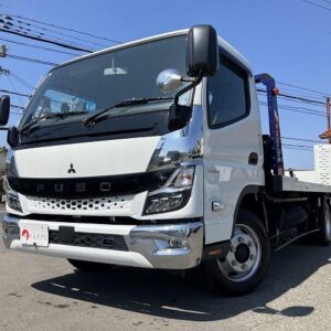 2023 Mitsubishi Fuso Canter white diesel used car Japan export