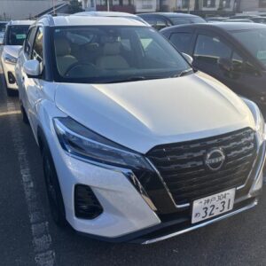 2025 Nissan Kicks pearl hybrid used car Japan export