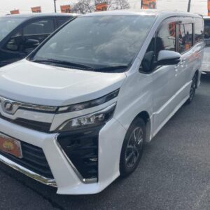 2017 Toyota Voxy pearl gasoline used car Japan export