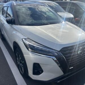 2021 Nissan Kicks pearl hybrid used car Japan export