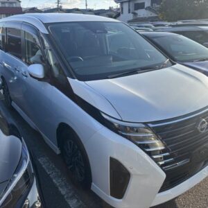 2023 Nissan Serena pearl gasoline used car Japan export