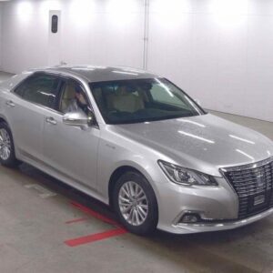2016 Toyota Crown Hybrid silver gasoline used car Japan export