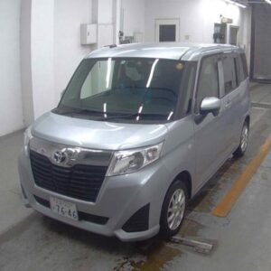 2018 Toyota Roomy silver gasoline used car Japan export