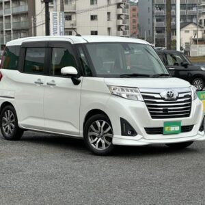2018 Toyota Roomy pearl gasoline used car Japan export