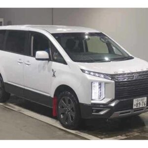 2022 Mitsubishi Delica D:5 pearl diesel used car Japan export