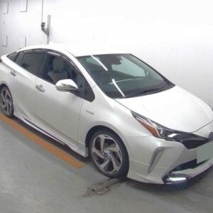 2019 Toyota Prius pearl gasoline used car Japan export