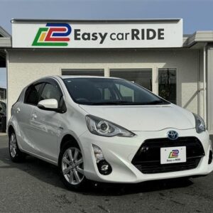 2015 Toyota Aqua pearl gasoline used car Japan export
