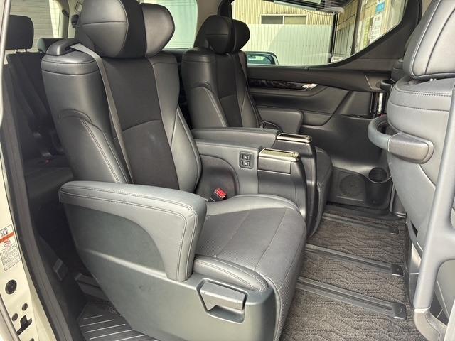 Ref:AUX-23088204 TOYOTA ALPHARD 2021 11 Ref:AUX-23088204 TOYOTA ALPHARD 2021 - Image 11