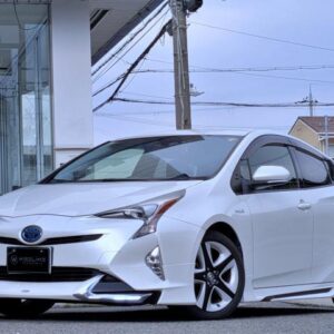 2016 Toyota Prius pearl hybrid used car Japan export
