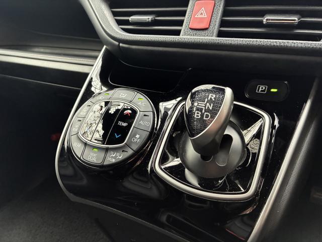 Ref:AUX-23094469 TOYOTA ESQUIRE 2018 16 Ref:AUX-23094469 TOYOTA ESQUIRE 2018 - Image 16