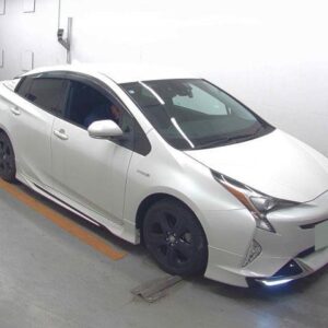 2016 Toyota Prius pearl gasoline used car Japan export