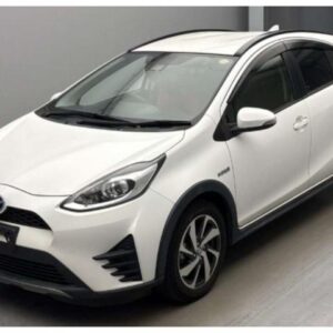 2018 Toyota Aqua pearl gasoline used car Japan export