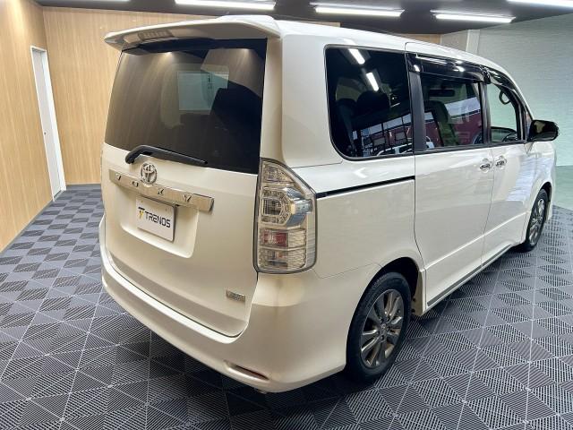 Ref:AUX-23098916 TOYOTA VOXY 2013 4 Ref:AUX-23098916 TOYOTA VOXY 2013 - Image 4