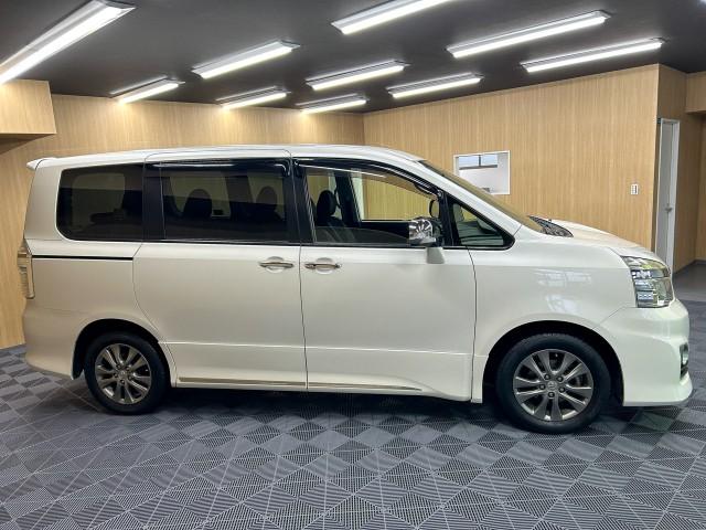 Ref:AUX-23098916 TOYOTA VOXY 2013 5 Ref:AUX-23098916 TOYOTA VOXY 2013 - Image 5