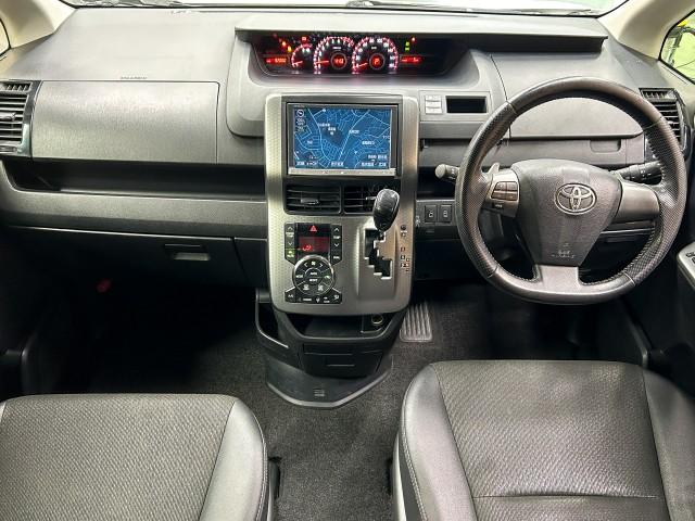 Ref:AUX-23098916 TOYOTA VOXY 2013 6 Ref:AUX-23098916 TOYOTA VOXY 2013 - Image 6