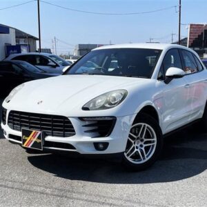 2015 Porsche Macan white gasoline used car Japan export