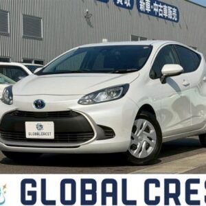 2021 Toyota Aqua pearl gasoline used car Japan export