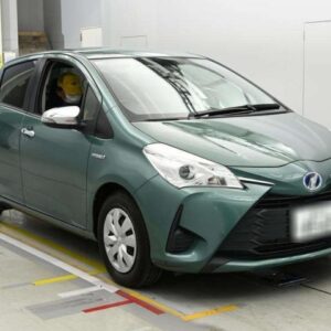 2017 Toyota Vitz green gasoline used car Japan export