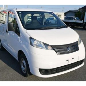 2019 Mitsubishi Delica Van white gasoline used car Japan export