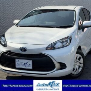 2024 Toyota Aqua pearl gasoline used car Japan export