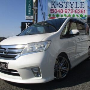 2011 Nissan Serena pearl gasoline used car Japan export