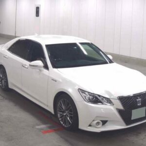 2013 Toyota Crown Hybrid pearl gasoline used car Japan export