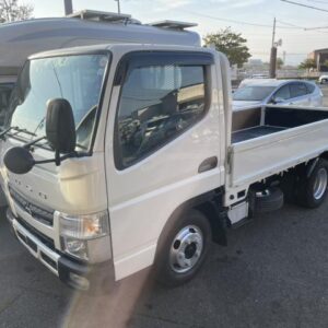 2021 Mitsubishi Fuso Canter white diesel used car Japan export