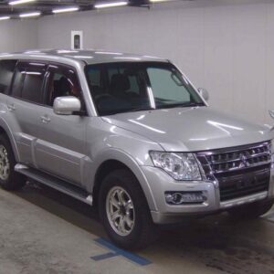 2018 Mitsubishi Pajero silver diesel used car Japan export