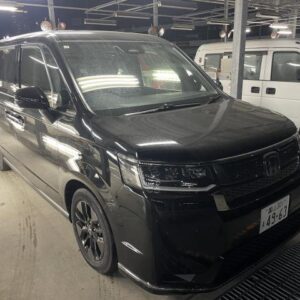 2025 Honda Stepwagon black hybrid used car Japan export