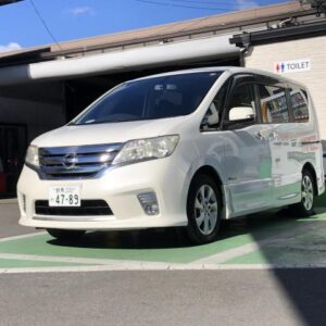 2013 Nissan Serena pearl gasoline used car Japan export