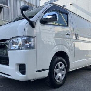 2017 Toyota Hiace Van white gasoline used car Japan export