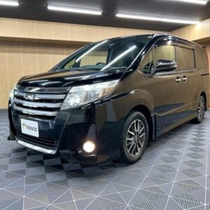 2016 Toyota Noah black gasoline used car Japan export