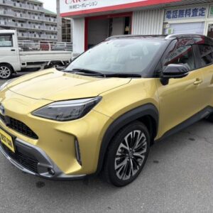 2023 Toyota Yaris Cross gold hybrid used car Japan export