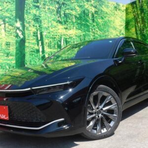 2023 Toyota Crown Crossover black hybrid used car Japan export