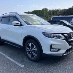 2019 Nissan X-Trail pearl gasoline used car Japan export