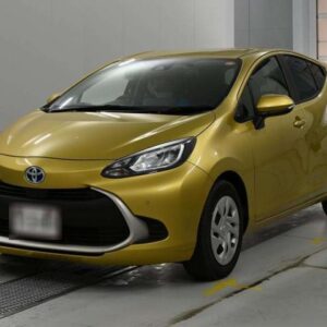 2021 Toyota Aqua gold gasoline used car Japan export