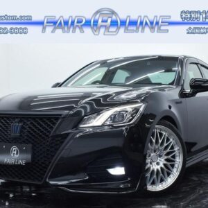 2016 Toyota Crown Hybrid black hybrid used car Japan export