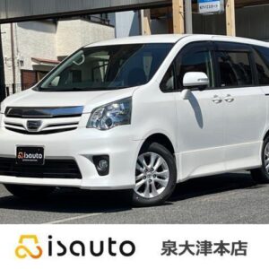2013 Toyota Noah pearl gasoline used car Japan export