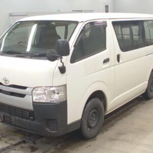 2018 Toyota Hiace Van white diesel used car Japan export