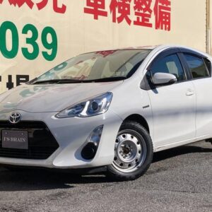 2015 Toyota Aqua white hybrid used car Japan export