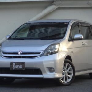 2010 Toyota Isis silver gasoline used car Japan export