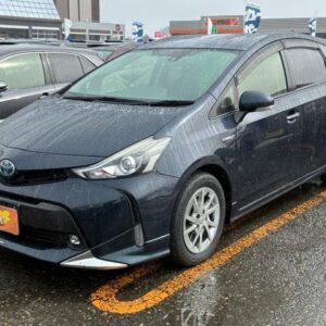 2016 Toyota Prius Alpha black hybrid used car Japan export