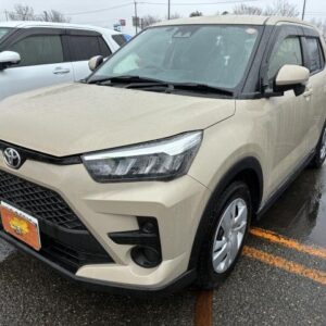 2023 Toyota Raize pearl gasoline used car Japan export